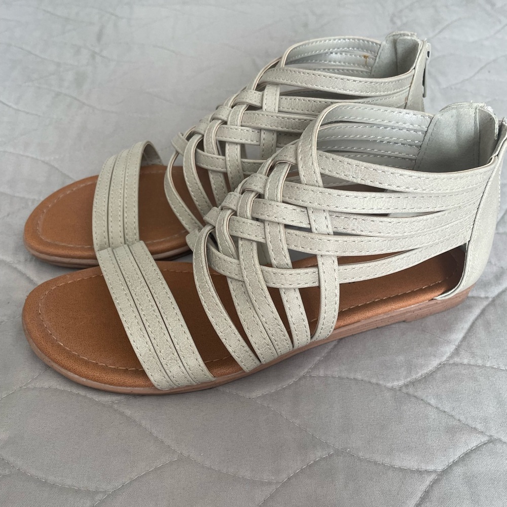 Womens Gladiator Sandal, Gray, Size 6.5